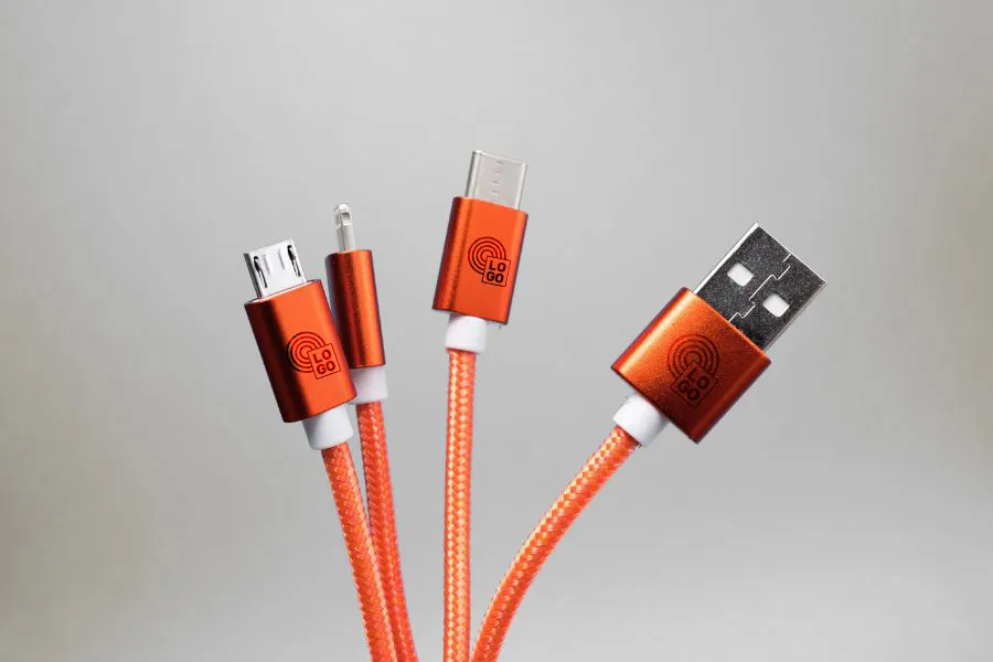 Câble de charge publicitaire multi-embouts en fibres recyclées