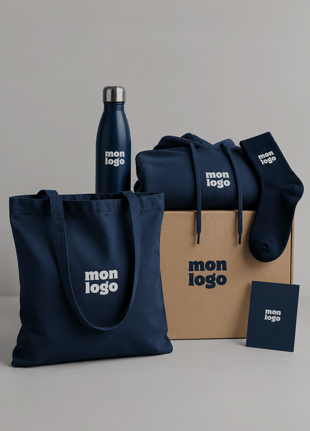 Coffret cadeau sur-mesure : tote bag, gourde, sweat, chaussettes et carnet personnalisés